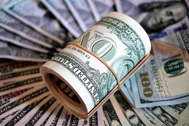 أسعار صرف الدولار اليوم الخميس في بغداد والبصرة وأربيل والنجف والسليمانية والموصل وكركوك